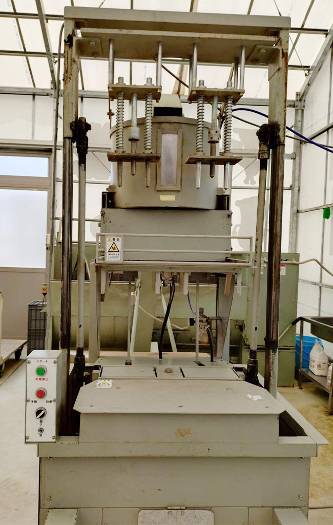 百島きのこ工房の撹拌機。培地を均一に混ぜ合わせるための機械